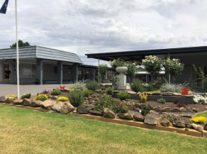 Hotels in Yass